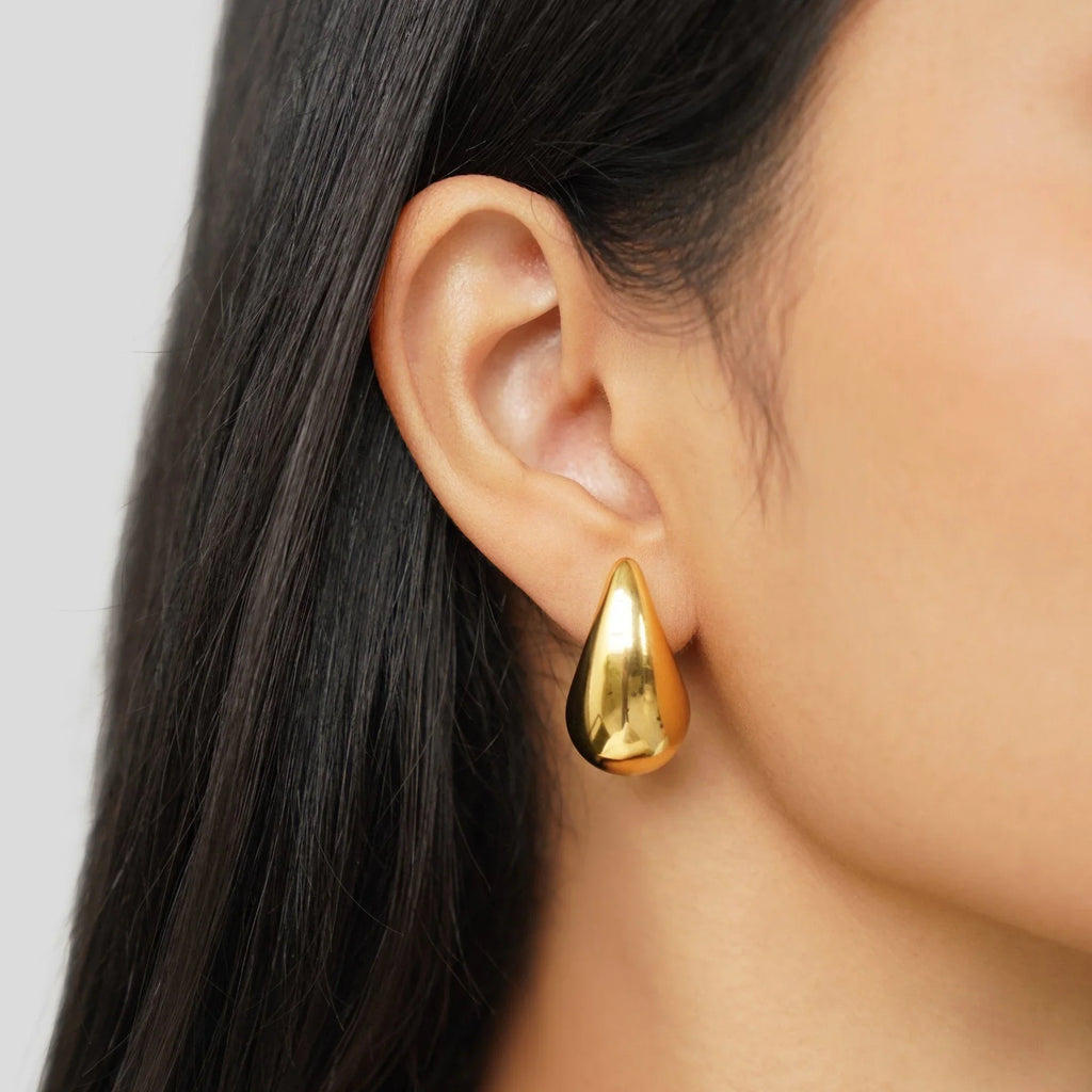 Elegant Gold Teardrop Earrings